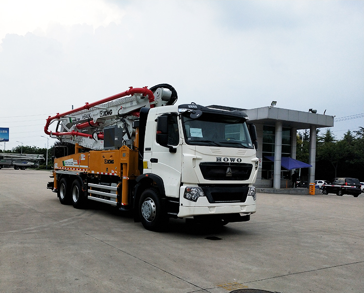 XCMG Schwing 40m China new concrete pump truck HB40V with Sinotruk HOWO chassis price